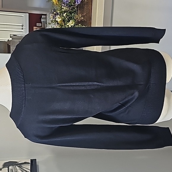 CALVIN KLEIN, NWOT. Black lightweight sweater with bling on the front Size small - Picture 7 of 10